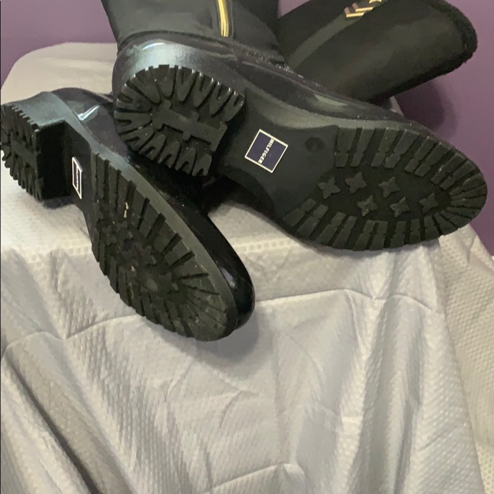 Tommy Hilfiger Rain Boots 🌂☔️ - Picture 11 of 11